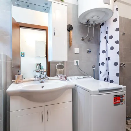 Studio Apartment Dona Trogir Exterior photo