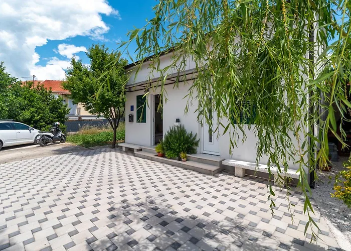 Studio Apartment Dona