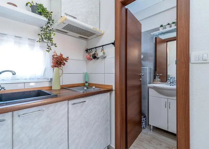 Studio Apartment Dona